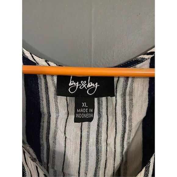 BY&BY Striped Button Down Tie Front top Size XL - Picture 3 of 4